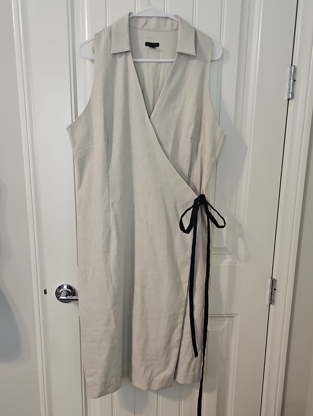 NWOT Ann Taylor Light Taupe Linen Wrap Dress with Black Side Tie